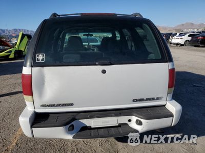 Zdjęcie 6 z 15 samochodu: 2002 CHEVROLET BLAZER VIN:1GNCS13WX2K155912 - miniatura