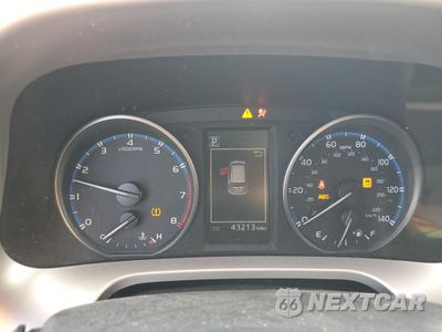 Zdjęcie 9 z 13 samochodu: 2018 TOYOTA RAV4 LE VIN:JTMBFREV0JJ203014 - miniatura
