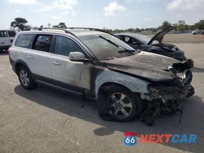 Czwarte zdjęcie samochodu z boku: 2008 VOLVO XC70 3.2 VIN:YV4940BZ8B1096297 - miniatura