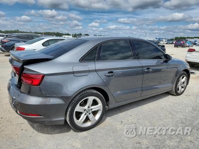 Czwarte zdjęcie samochodu z boku: 2018 AUDI A3 PREMIUM VIN:WAUAUGFF0J1072175 - miniatura
