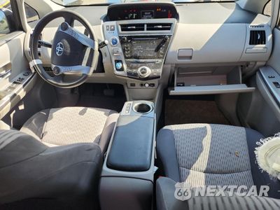 Zdjęcie 8 z 12 samochodu: 2015 TOYOTA PRIUS V VIN:JTDZN3EUXFJ029238 - miniatura
