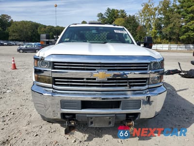 Piąte zdjęcie samochodu w środku: 2016 CHEVROLET SILVERADO K3500 VIN:1GB3KYCG8GZ391715 - miniatura