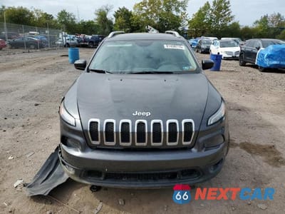 Piąte zdjęcie samochodu w środku: 2015 JEEP CHEROKEE LATITUDE VIN:1C4PJLCB6FW656283 - miniatura