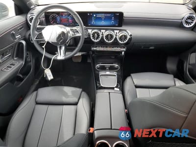 Zdjęcie 8 z 13 samochodu: 2025 MERCEDES-BENZ CLA 250 4MATIC VIN:W1K5J4HB1SN489732 - miniatura