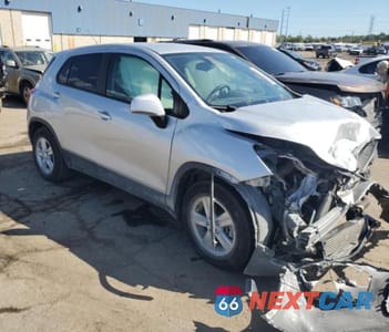 Czwarte zdjęcie samochodu z boku: 2019 CHEVROLET TRAX LS VIN:3GNCJKSB1KL358578 - miniatura