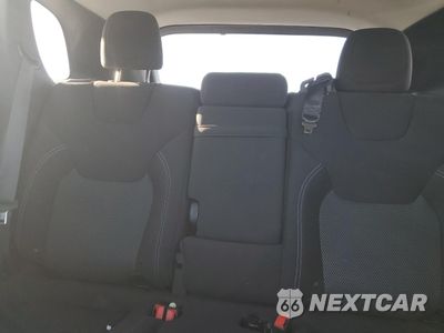 Zdjęcie 10 z 15 samochodu: 2019 JEEP CHEROKEE LATITUDE VIN:1C4PJLCX9KD284844 - miniatura