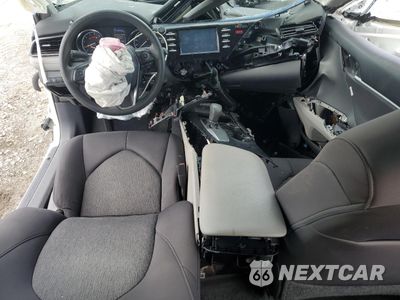 Zdjęcie 8 z 16 samochodu: 2019 TOYOTA CAMRY L VIN:4T1B11HK3KU853405 - miniatura