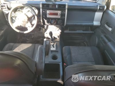 Zdjęcie 8 z 14 samochodu: 2014 TOYOTA FJ CRUISER VIN:JTEZU4BF6EK013735 - miniatura