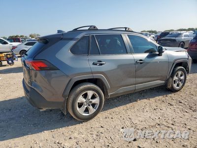 Trzecie zdjęcie samochodu z tyłu: 2021 TOYOTA RAV4 XLE VIN:2T3P1RFV2MC186520 - miniatura