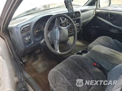 Zdjęcie 8 z 12 samochodu: 2000 GMC SONOMA VIN:1GTDT19W5Y8121285 - miniatura