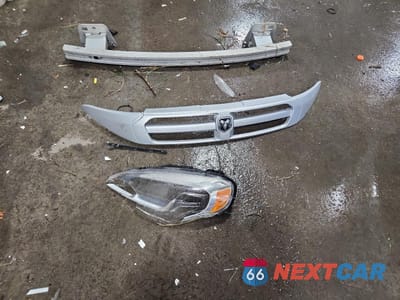 Zdjęcie 13 z 15 samochodu: 2018 RAM PROMASTER CITY SLT VIN:ZFBERFBB6J6J98453 - miniatura