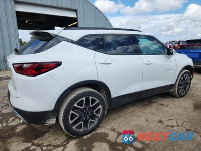 Trzecie zdjęcie samochodu z tyłu: 2021 CHEVROLET BLAZER 2LT VIN:3GNKBCRS3MS530140 - miniatura