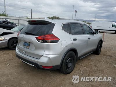 Trzecie zdjęcie samochodu z tyłu: 2017 NISSAN ROGUE S VIN:JN8AT2MT2HW386901 - miniatura
