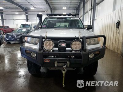 Piąte zdjęcie samochodu w środku: 2010 TOYOTA 4RUNNER SR5 VIN:JTEBU5JR9A5023655 - miniatura
