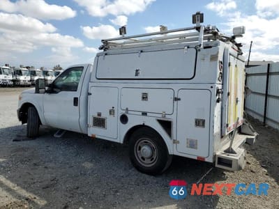 Trzecie zdjęcie samochodu z tyłu: 2013 FORD F350 SD UTILITY TRUCK ** PRIOR FLEET ** VIN:1FDRF3A64DEB92618 - miniatura