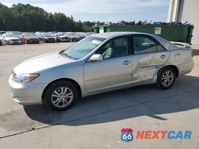 2004 TOYOTA CAMRY LE 4T1BF32K84U569518 - główne zdjęcie licytacji z USA - miniatura
