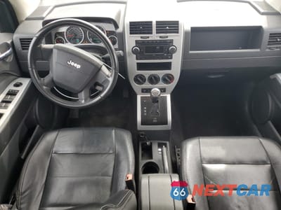 Zdjęcie 8 z 13 samochodu: 2008 JEEP COMPASS LIMITED VIN:1J8FF57W08D542096 - miniatura