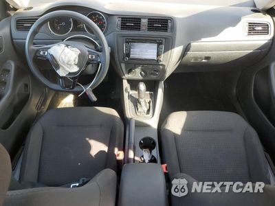Zdjęcie 8 z 14 samochodu: 2015 VOLKSWAGEN JETTA BASE VIN:3VW2K7AJ0FM227808 - miniatura