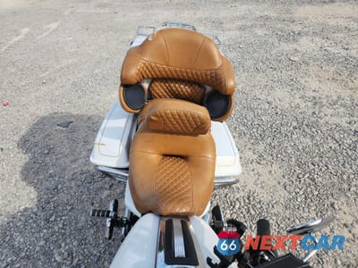 Piąte zdjęcie samochodu w środku: 2008 HARLEY-DAVIDSON FLHTCUI VIN:1HD1FC4128Y696279 - miniatura