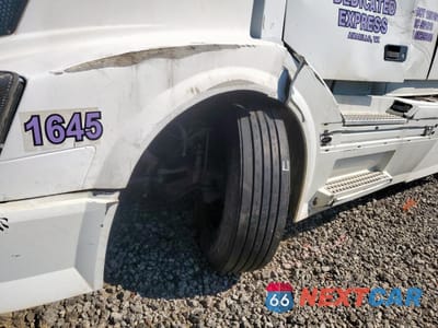 Zdjęcie 9 z 10 samochodu: 2006 VOLVO VN VNL VIN:4V4NC9GH96N398029 - miniatura