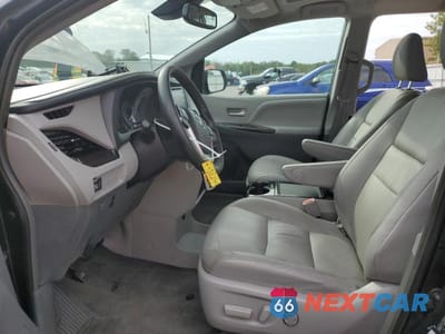 Zdjęcie 7 z 13 samochodu: 2018 TOYOTA SIENNA XLE VIN:5TDYZ3DC4JS955588 - miniatura