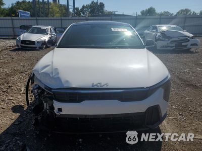 Piąte zdjęcie samochodu w środku: 2025 KIA K4 GT LINE VIN:3KPFW4DE3SE124263 - miniatura