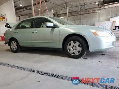 Czwarte zdjęcie samochodu z boku: 2005 HONDA ACCORD LX VIN:JHMCM56425C001745 - miniatura