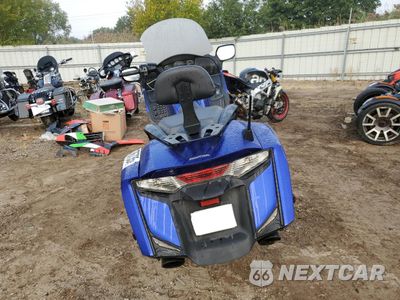 Czwarte zdjęcie samochodu z boku: 2015 HONDA GL1800 B VIN:JH2SC6814FK200187 - miniatura