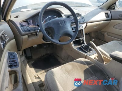 Zdjęcie 8 z 14 samochodu: 1994 HONDA ACCORD LX VIN:1HGCD7149RA007842 - miniatura