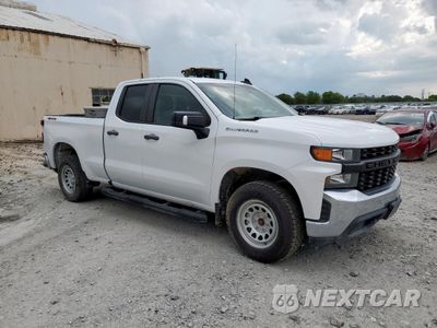 Czwarte zdjęcie samochodu z boku: 2019 CHEVROLET SILVERADO K1500 VIN:1GCRYAEF1KZ283591 - miniatura