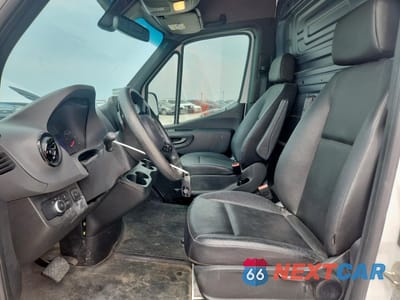 Zdjęcie 7 z 17 samochodu: 2020 BENZ SPRINTER CARGO 2500 VIN:W1W4ECHY2LT039419 - miniatura