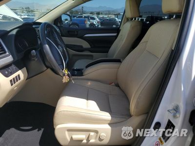 Zdjęcie 7 z 16 samochodu: 2019 TOYOTA HIGHLANDER LE VIN:5TDZZRFH9KS353271 - miniatura