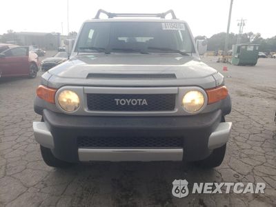 Piąte zdjęcie samochodu w środku: 2011 TOYOTA FJ CRUISER VIN:JTEZU4BF7BK011536 - miniatura