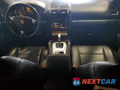 Zdjęcie 8 z 13 samochodu: 2010 PORSCHE CAYENNE S VIN:WP1AB2AP1ALA51219 - miniatura