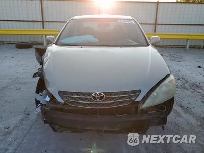 Piąte zdjęcie samochodu w środku: 2003 TOYOTA CAMRY LE VIN:4T1BE32KX3U159823 - miniatura