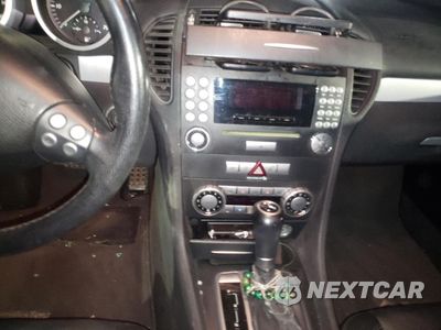 Zdjęcie 8 z 12 samochodu: 2005 MERCEDES-BENZ SLK 350 VIN:WDBWK56F15F030687 - miniatura