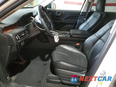 Zdjęcie 7 z 16 samochodu: 2023 LINCOLN AVIATOR RESERVE VIN:5LM5J7XC9PGL22920 - miniatura