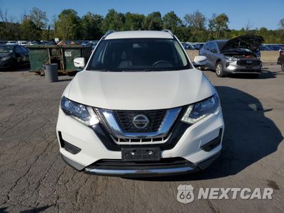 Piąte zdjęcie samochodu w środku: 2018 NISSAN ROGUE S VIN:KNMAT2MV5JP593361 - miniatura