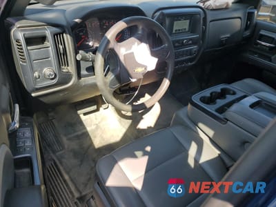 Zdjęcie 8 z 12 samochodu: 2018 CHEVROLET SILVERADO C3500 VIN:1GB4CYCY9JF131701 - miniatura
