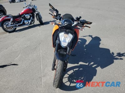 Drugie zdjęcie samochodu z przodu: 2021 KTM 200 DUKE VIN:MD2JPC404MC051334 - miniatura