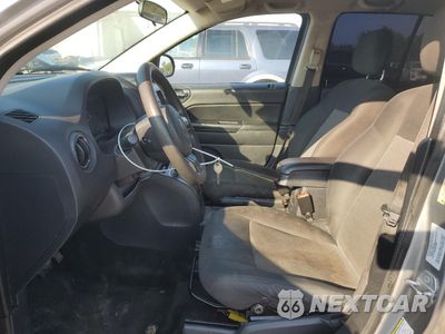 Zdjęcie 7 z 15 samochodu: 2015 JEEP COMPASS SPORT VIN:1C4NJCBA6FD198210 - miniatura
