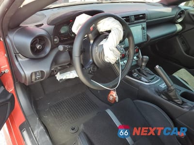 Zdjęcie 8 z 15 samochodu: 2023 TOYOTA GR 86 PREMIUM VIN:JF1ZNBF12P8764972 - miniatura