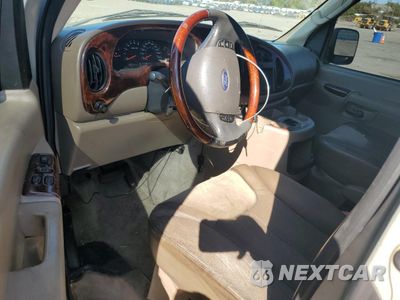Zdjęcie 8 z 16 samochodu: 2004 FORD E150 CHATE VIN:1FDRE14LX4HA54850 - miniatura