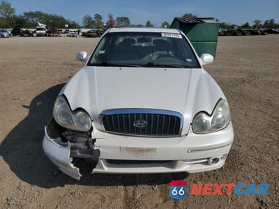 Piąte zdjęcie samochodu w środku: 2002 HYUNDAI SONATA GLS VIN:KMHWF35H12A689693 - miniatura