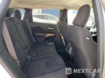 Zdjęcie 11 z 16 samochodu: 2017 JEEP CHEROKEE LATITUDE VIN:1C4PJLCB7HW641567 - miniatura
