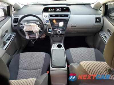 Zdjęcie 8 z 14 samochodu: 2015 TOYOTA PRIUS V VIN:JTDZN3EU7FJ025051 - miniatura