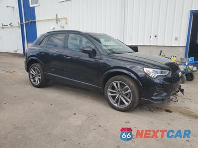 Czwarte zdjęcie samochodu z boku: 2023 AUDI Q3 KOMFORT 45 VIN:WA1AECF31P1041891 - miniatura