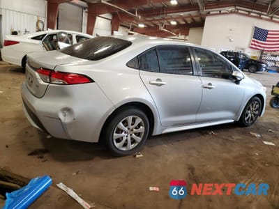 Trzecie zdjęcie samochodu z tyłu: 2020 TOYOTA COROLLA LE VIN:JTDEPRAE0LJ014253 - miniatura