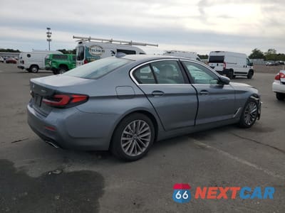 Trzecie zdjęcie samochodu z tyłu: 2021 BMW 530 XI VIN:WBA13BJ00MCF06468 - miniatura