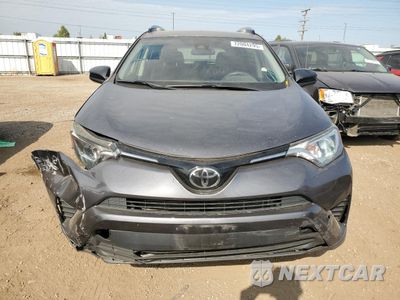 Piąte zdjęcie samochodu w środku: 2018 TOYOTA RAV4 LE VIN:JTMBFREV0JJ203014 - miniatura